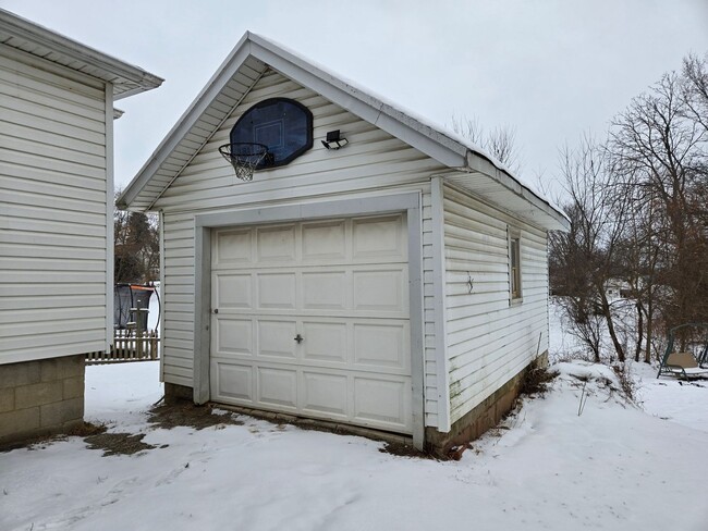 438 Diamond St in Ashland, OH - Building Photo - Building Photo