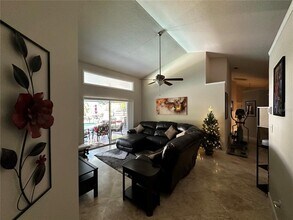 3511 Fox Lake Dr in Apopka, FL - Foto de edificio - Building Photo