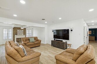 724 Edgehill Dr in Hurst, TX - Building Photo - Building Photo