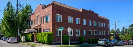 DeSoto Arms Apartments in Seattle, WA - Building Photo - Building Photo