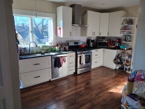 33 Pinehurst St, Unit 2 in Boston, MA - Building Photo - Building Photo