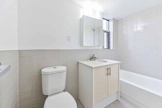 250 St George St in Toronto, ON - Building Photo - Building Photo