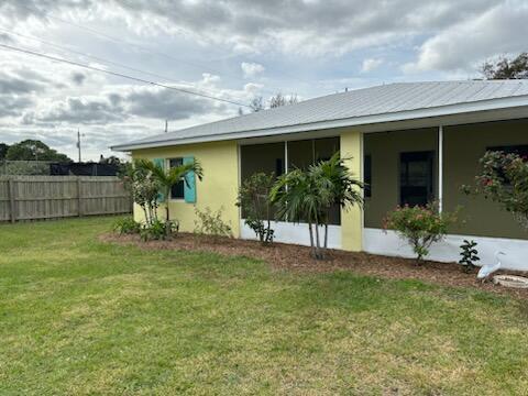 4404 SE Mulford Ln in Stuart, FL - Building Photo - Building Photo