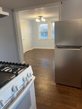 52 Essex St, Unit 52 Essex st Apt 3 in Beverly, MA - Building Photo - Building Photo