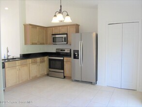 551 Poplar St SE in Palm Bay, FL - Building Photo - Building Photo