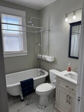 813 Campbell Ave, Unit 813 Campbell ave 2nd in West Haven, CT - Building Photo - Building Photo