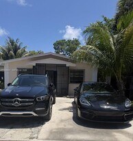 262 NE 55th Terrace in Miami, FL - Building Photo