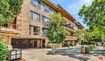1124 Kings Rd in West Hollywood, CA - Building Photo