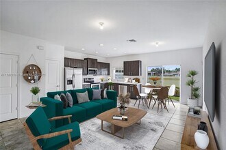 1121 NW 41st Ln in Lauderhill, FL - Building Photo - Building Photo