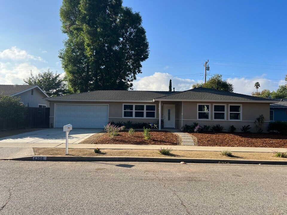 4206 Carlotta St in Simi Valley, CA - Building Photo