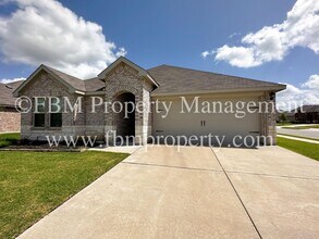 264 Thoroughbred St in Waxahachie, TX - Building Photo - Building Photo