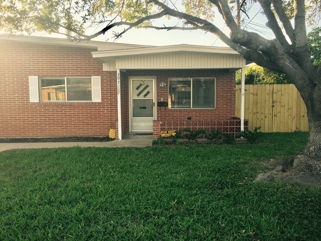 307 N 38 1/2 St