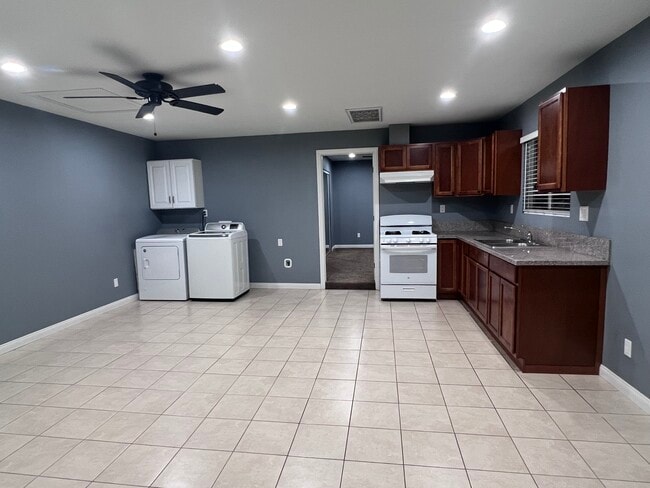 15612 Ermanita Ave in Gardena, CA - Building Photo - Building Photo