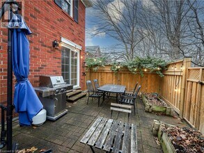 2390 Woodward Ave in Burlington, ON - Building Photo - Building Photo