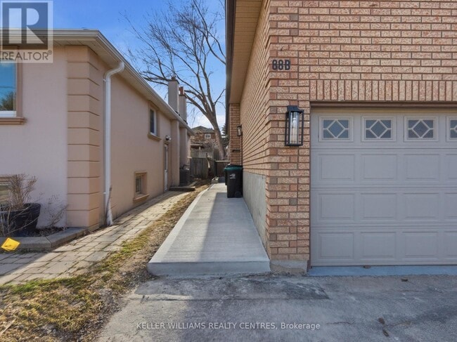 88 Townsend Ave in Bradford West Gwillimbury, ON - Building Photo - Building Photo