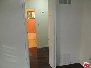 1046 N Spaulding Ave in West Hollywood, CA - Building Photo - Building Photo