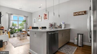 1111 Orren St NE, Unit 407 in Washington, DC - Building Photo