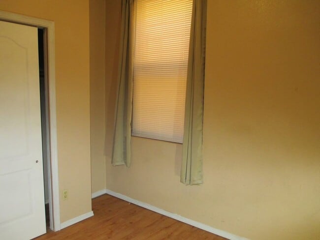 1311 E San Antonio Ave in El Paso, TX - Building Photo - Building Photo