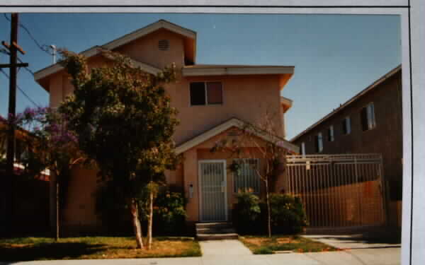 1642 W 146th St in Gardena, CA - Foto de edificio