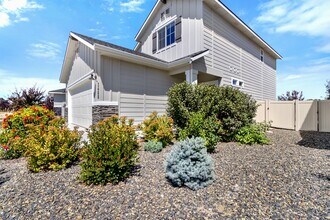 3488 W Remembrance Dr in Meridian, ID - Building Photo - Building Photo