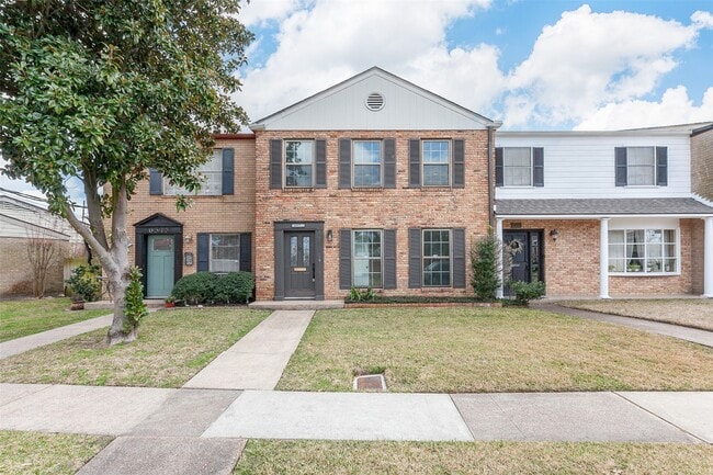 property at 6317 Ivanhoe Ln