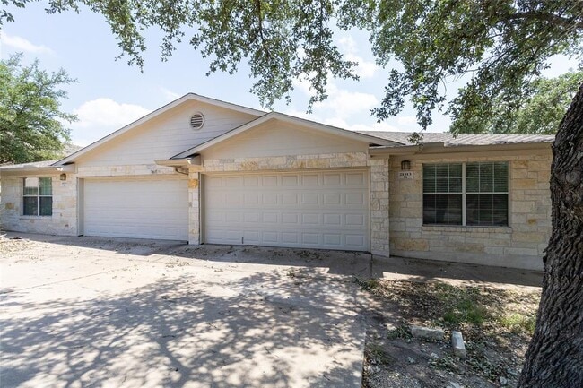 21513 Pershing Ave in Lago Vista, TX - Building Photo - Building Photo
