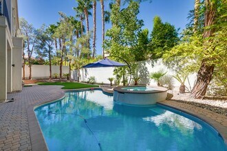628 Edgebrook Dr in Las Vegas, NV - Building Photo - Building Photo