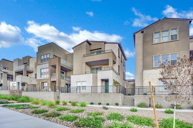 1749 S Desert Foothills Dr in Las Vegas, NV - Building Photo - Building Photo