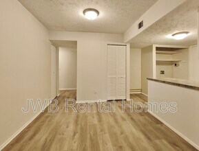 7201 Arlington Expy in Jacksonville, FL - Building Photo - Building Photo