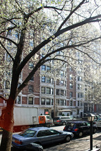 215 W 78th St in New York, NY - Building Photo - Building Photo