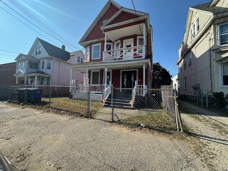 503 Carroll Ave in Bridgeport, CT - Building Photo