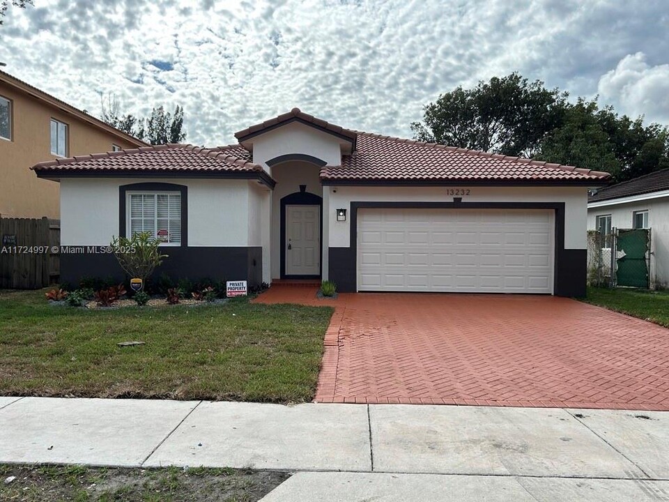 13232 SW 283rd Terrace in Homestead, FL - Foto de edificio