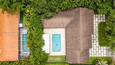 75 S Prospect Dr in Coral Gables, FL - Building Photo - Building Photo