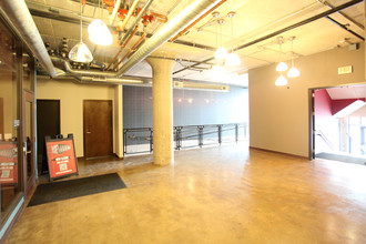 ElseWarehouse in Minneapolis, MN - Building Photo - Interior Photo