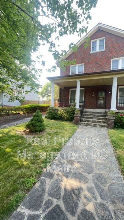 1241 Monroe St NE in Washington, DC - Building Photo