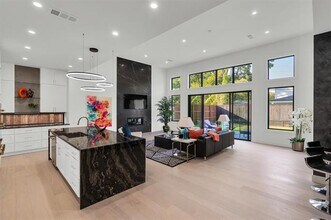3737 Cortez Dr in Dallas, TX - Building Photo - Building Photo