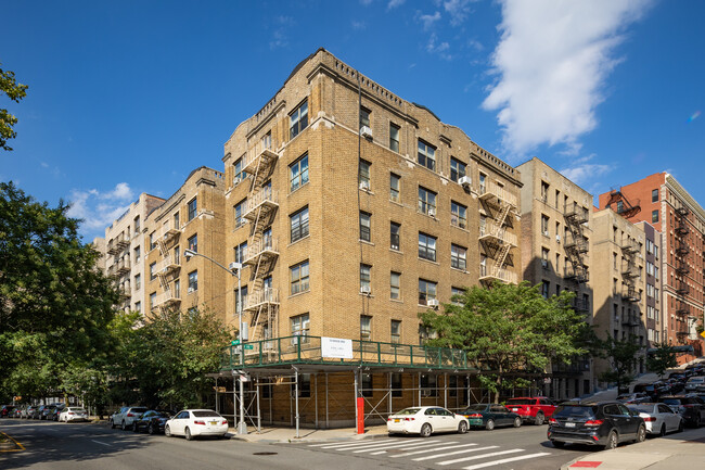 710 Riverside Dr in New York, NY - Building Photo - Building Photo