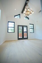 2119 Hyperion Ave in Los Angeles, CA - Foto de edificio - Building Photo