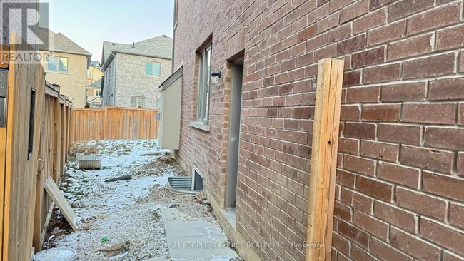 31 Prairie Creek Cres in Brampton, ON - Building Photo - Building Photo