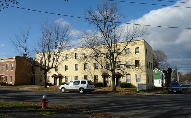 565 6th Ave in Troy, NY - Building Photo - Building Photo