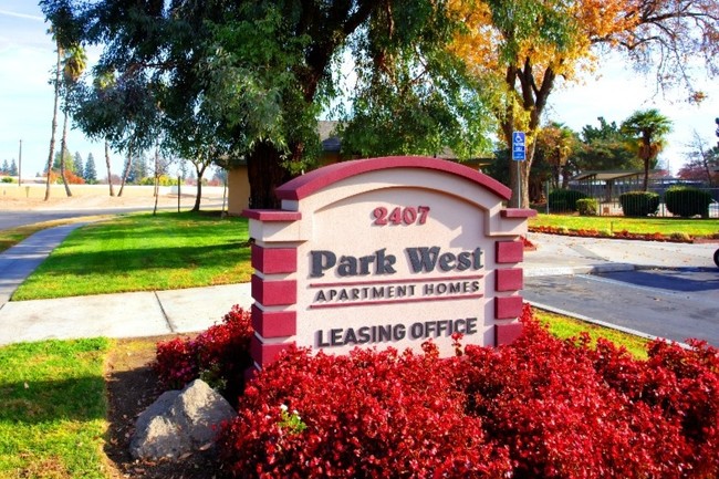 Park West Apartments in Fresno, CA - Building Photo - Building Photo