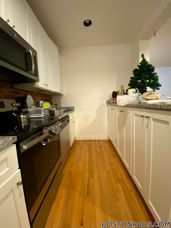 480 Massachusetts Ave, Unit 1 in Boston, MA - Foto de edificio - Building Photo