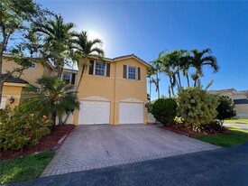 5486 NW 112th Path in Doral, FL - Building Photo