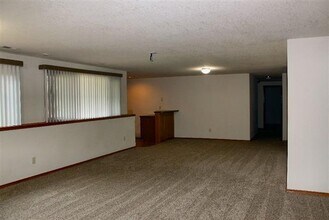 1412 E Woodbrook St in Derby, KS - Building Photo - Building Photo