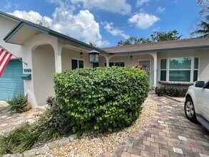 1980 SW 28th Terrace in Fort Lauderdale, FL - Building Photo - Building Photo