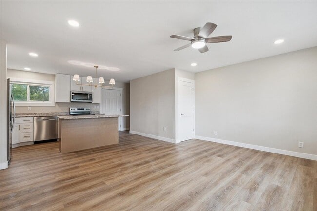 2290 Theda Dr in Dubuque, IA - Building Photo - Building Photo