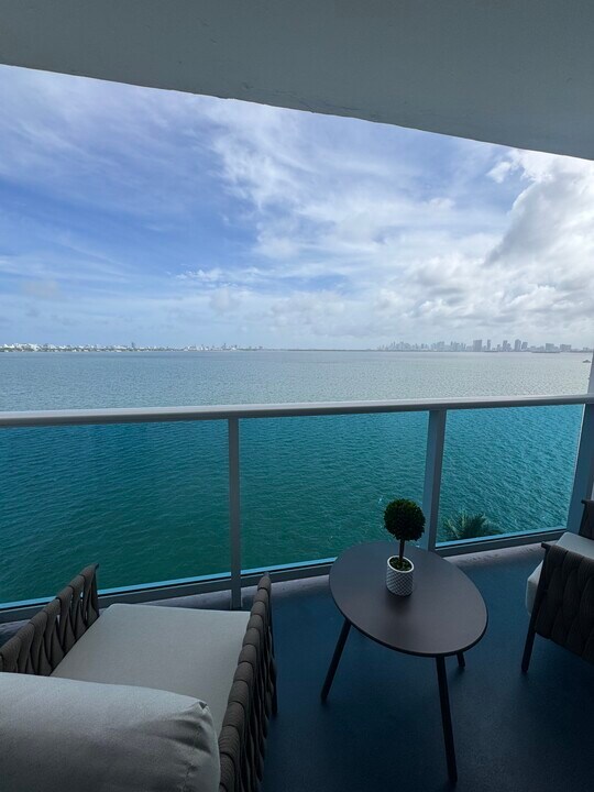 1265 NE 199th St, Unit 522 in Miami, FL - Building Photo