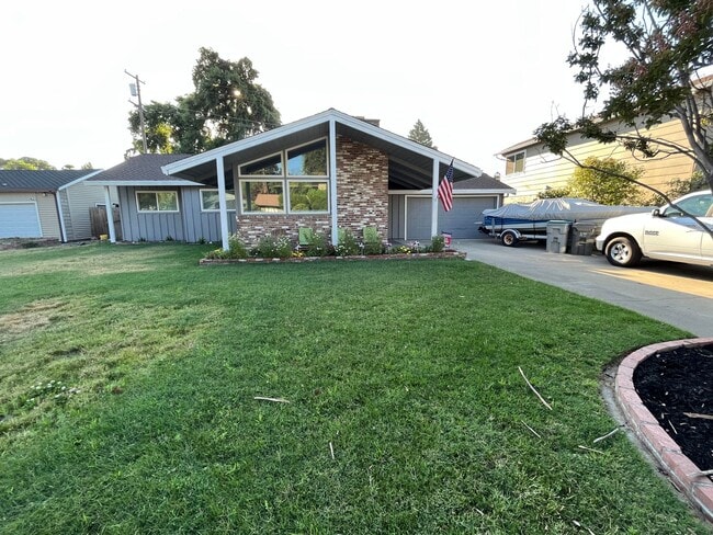 property at 1511 Deerwood St