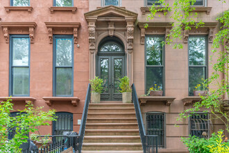 232 Washington Ave in Brooklyn, NY - Foto de edificio - Building Photo