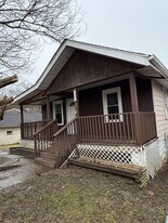 1331 Race St in Zanesville, OH - Building Photo